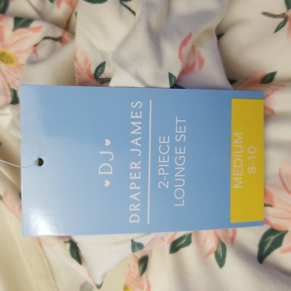 Draper James lounge top. NWT - Picture 9 of 11